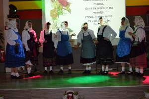 Praznovanje ob osmem marcu in materinskem dnevu 2017